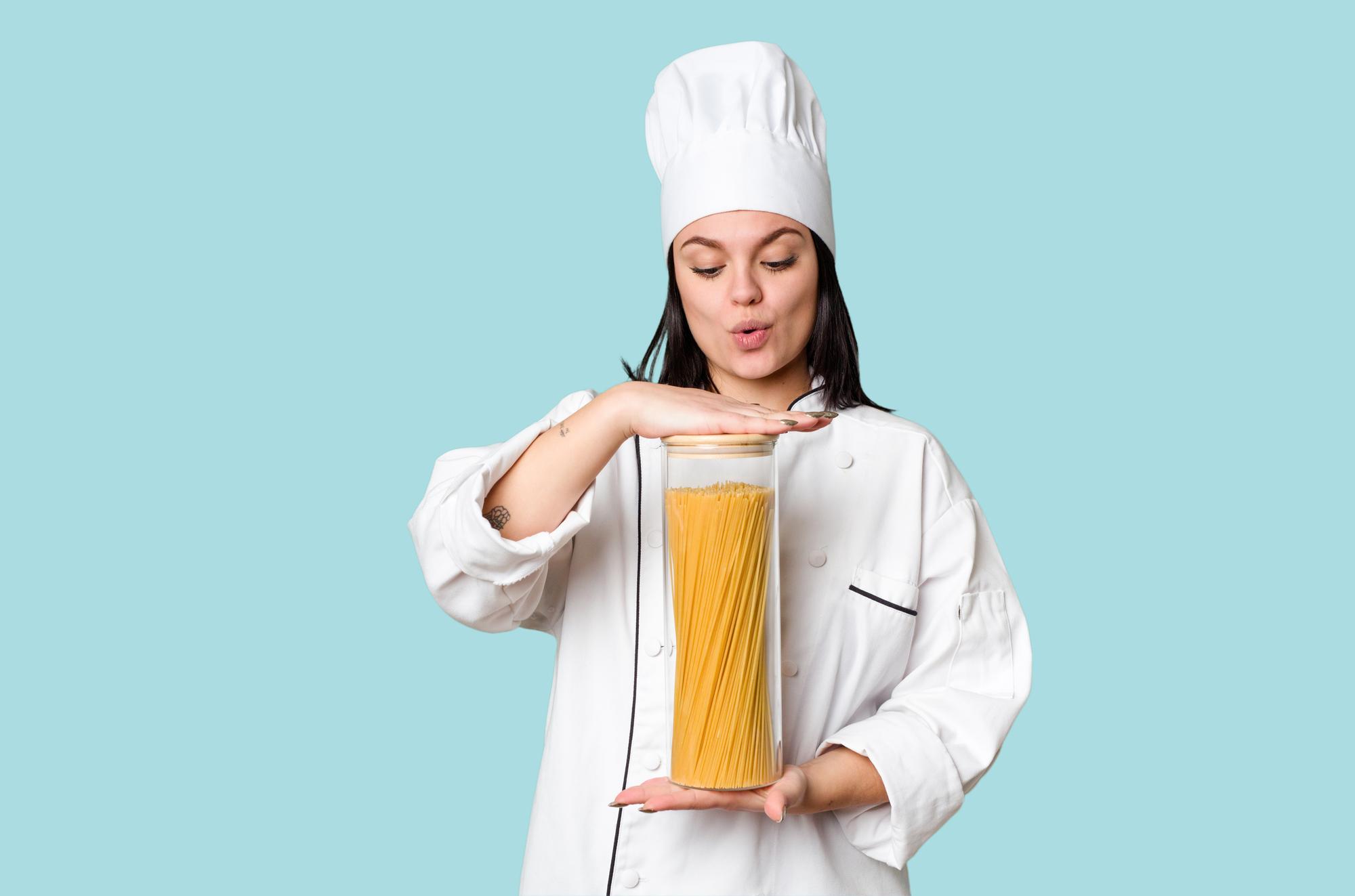 Student plating pasta in online class